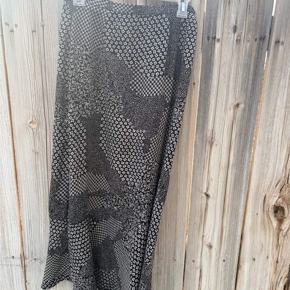 Sag Harbor Black and White Maxi Skirt